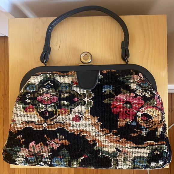 🪡 Vintage Needlepoint Tapestry Purse Black Floral Gorgeous! - Picture 3 of 4
